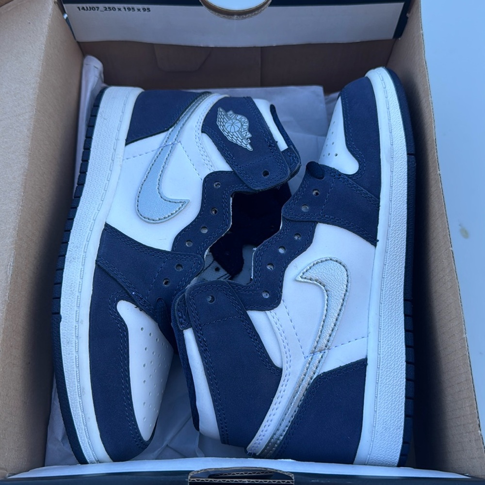 Boys Jordan size 13.5 retro high